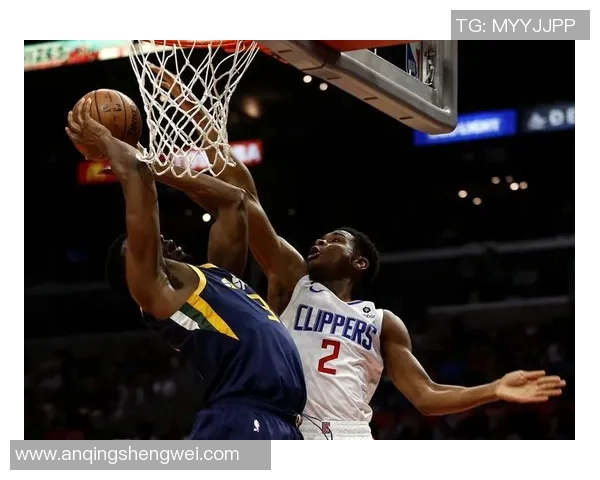 洛杉矶火队与纽约自由队的激烈对决引发篮球迷热议