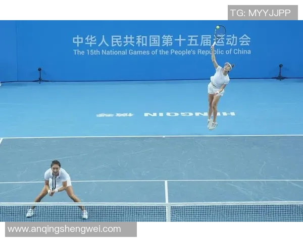 卡塔尼亚与锡耶纳的激烈对决展现足球魅力与战术智慧的巅峰较量